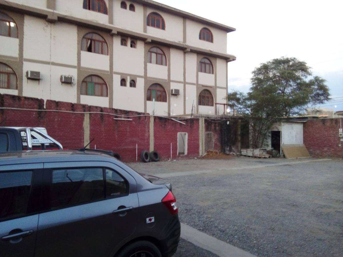 Hotel La Siesta Sullana Kültér fotó